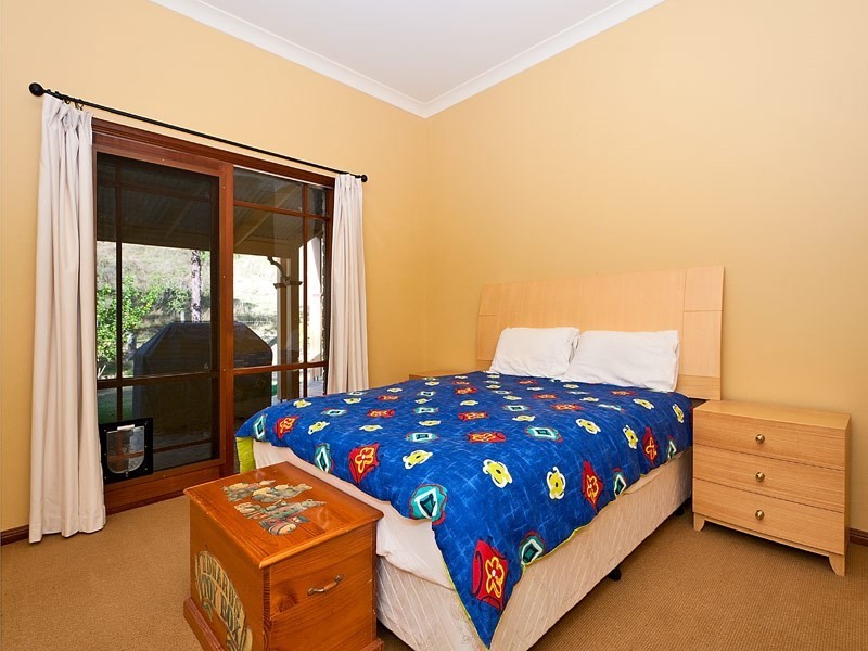 8 Reining Road, Canungra QLD 4275