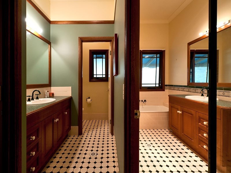 8 Reining Road, Canungra QLD 4275