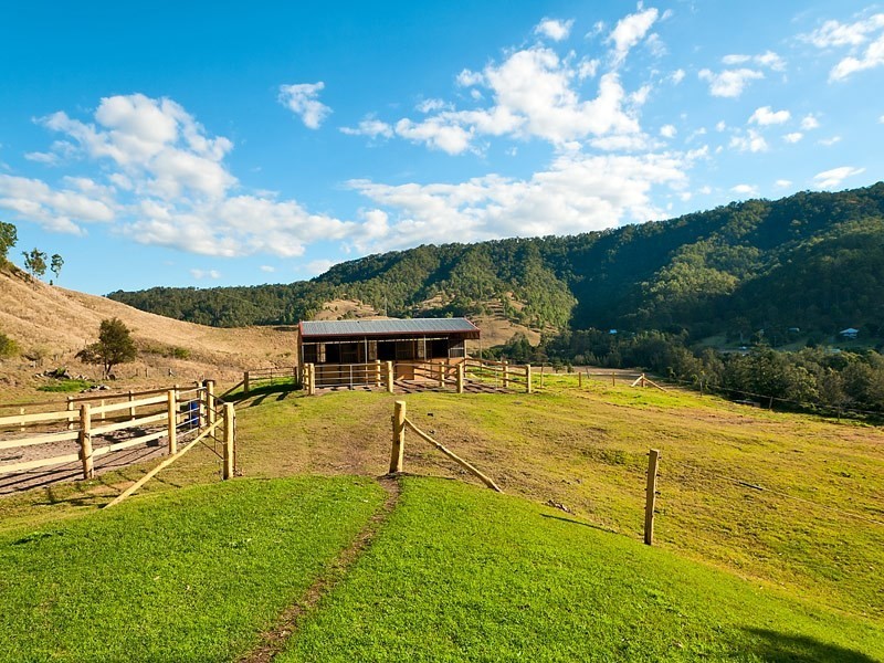 8 Reining Road, Canungra QLD 4275