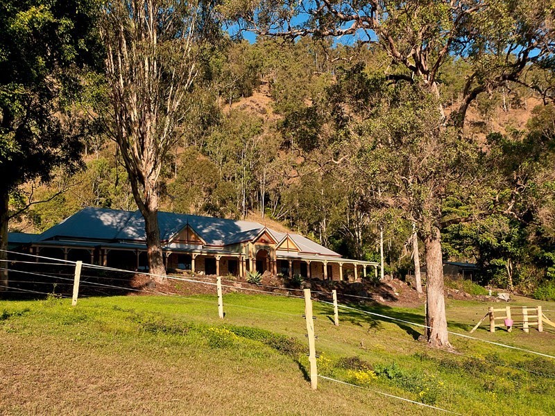 8 Reining Road, Canungra QLD 4275