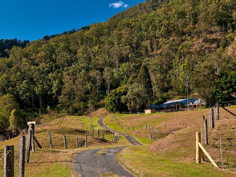 8 Reining Road, Canungra QLD 4275