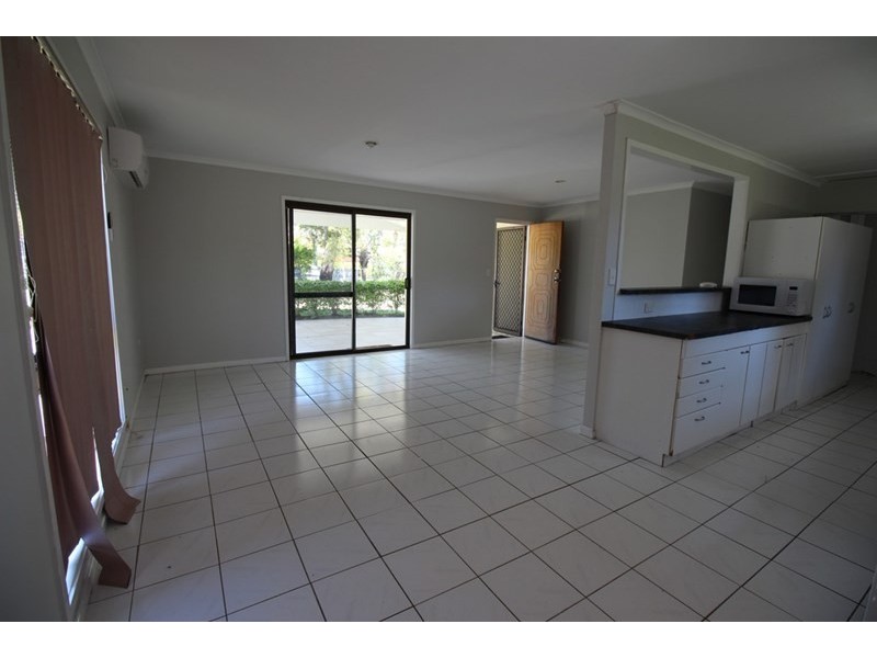 8 Spa Court, Beaudesert QLD 4285