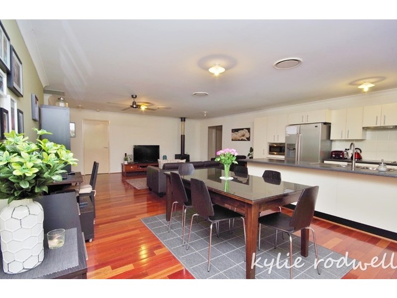 19 Paxton Court, Gleneagle QLD 4285