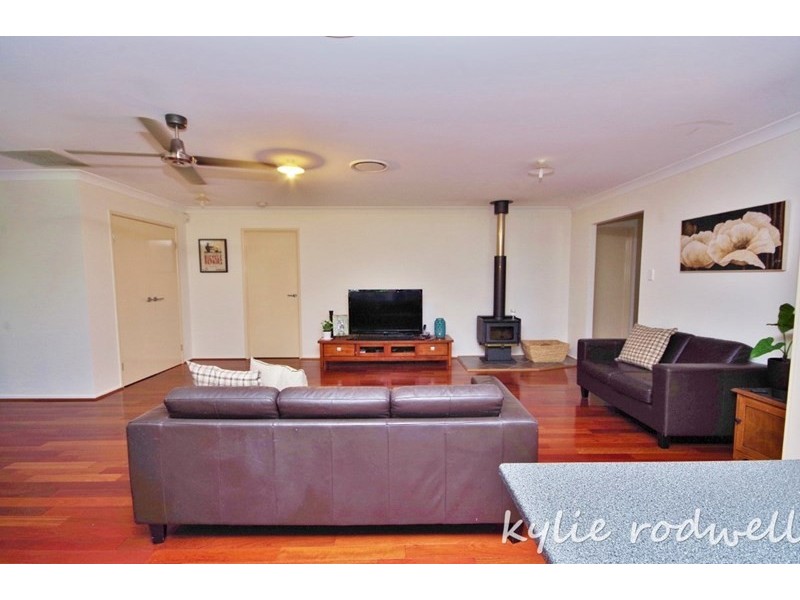 19 Paxton Court, Gleneagle QLD 4285