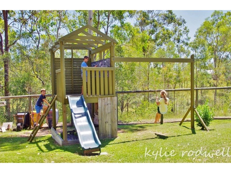 19 Paxton Court, Gleneagle QLD 4285