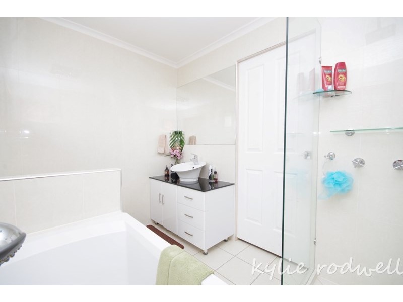 84 Mt Lindesay Highway, Gleneagle QLD 4285