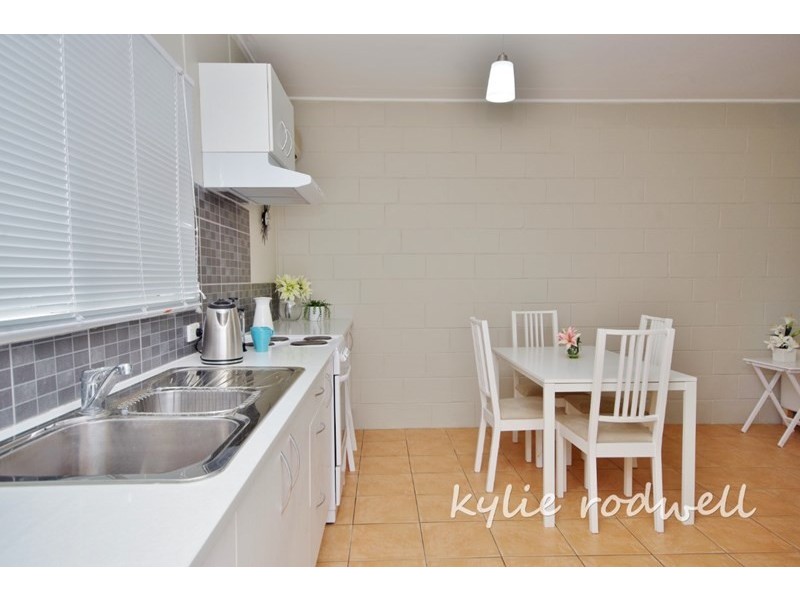 Unit 2, 27 Hart Street, Beaudesert QLD 4285