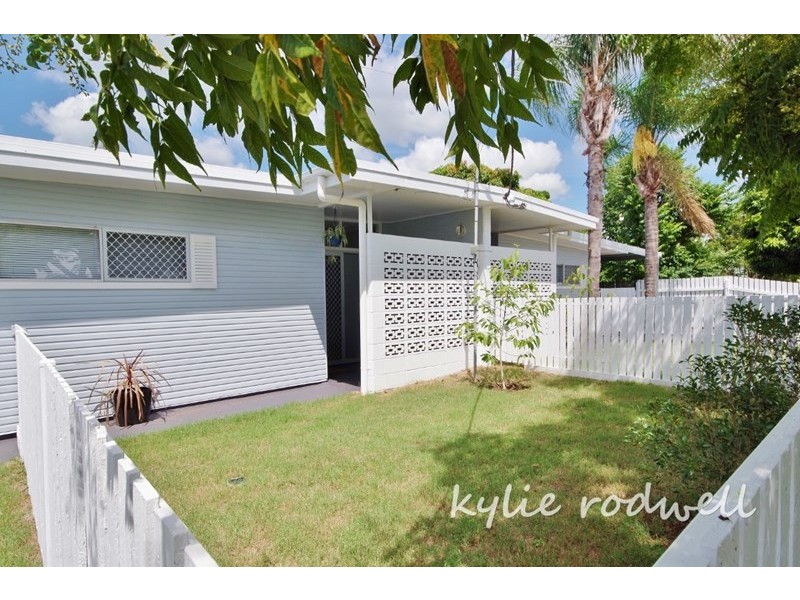 Unit 2, 27 Hart Street, Beaudesert QLD 4285