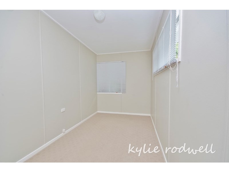 Unit 1 27 Hart Street, Beaudesert QLD 4285