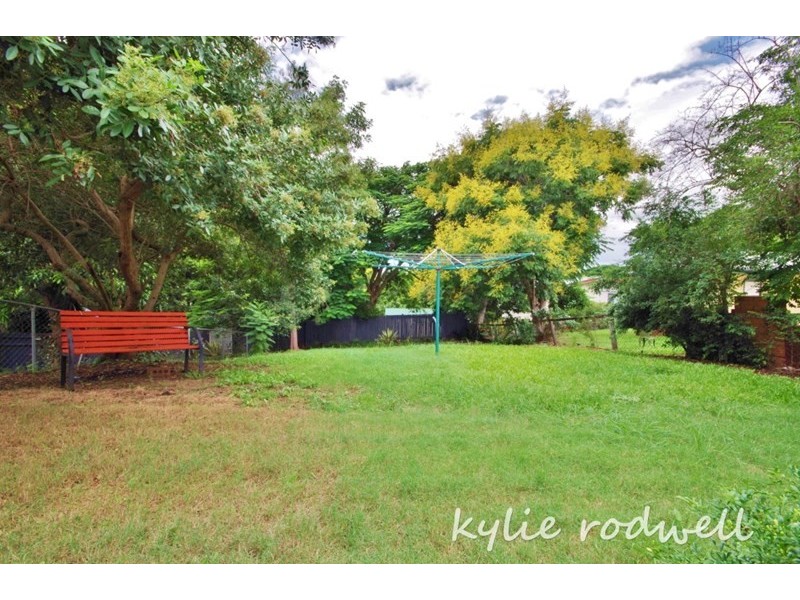 Unit 1 27 Hart Street, Beaudesert QLD 4285