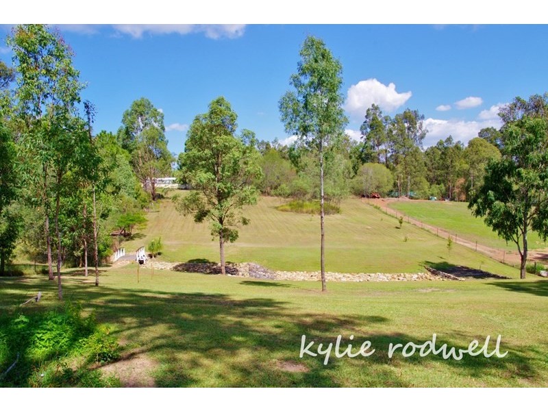 8 to 10 Peta Court, Cedar Vale QLD 4285