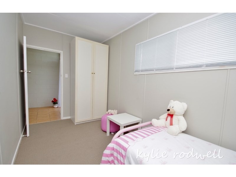 1 and 2 27 Hart Street, Beaudesert QLD 4285