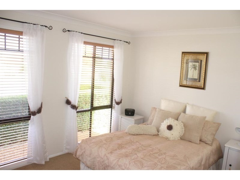 16 Kathleen Crescent, Beaudesert QLD 4285