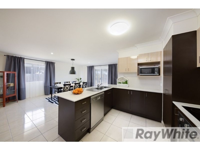 10 Phoebe Way, Gleneagle QLD 4285