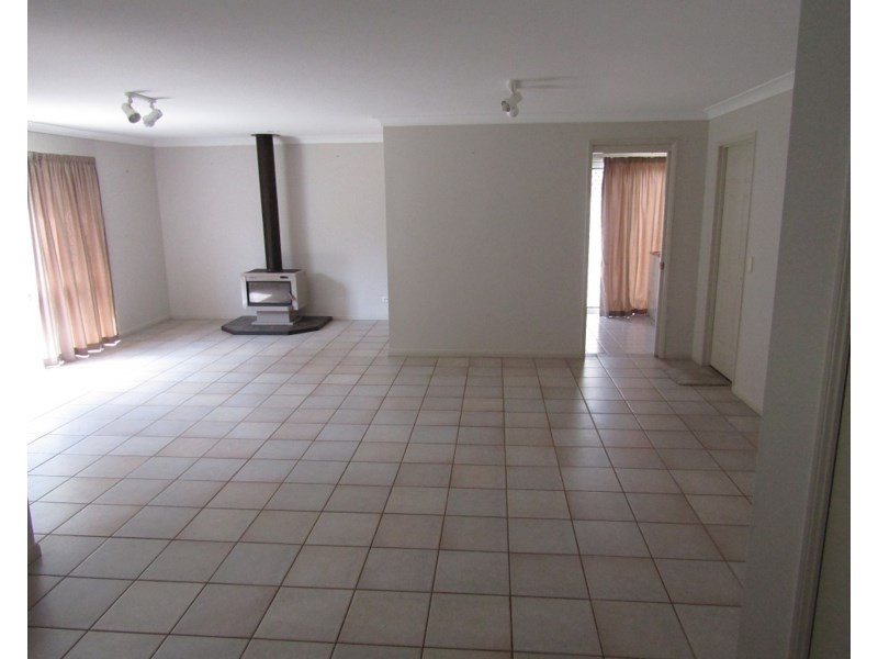 135 Brooklands Drive, Beaudesert QLD 4285