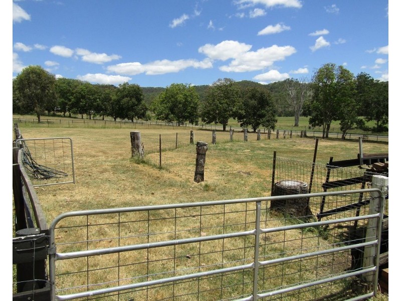 2020 Christmas Creek Road, Lamington QLD 4285