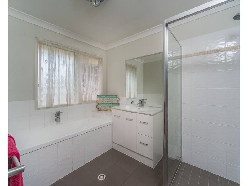 8-10 Halcot Court, Gleneagle QLD 4285