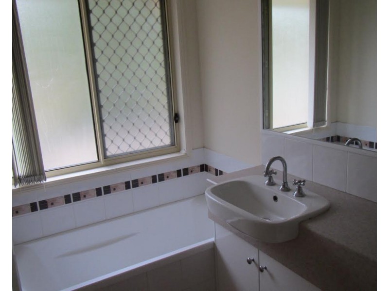 103 Smales Close, Kooralbyn QLD 4285