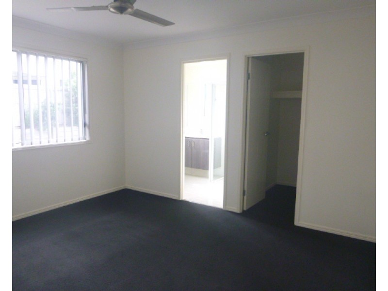 11 Phoebe Way, Gleneagle QLD 4285