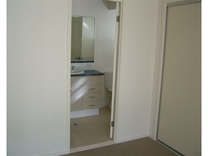 16 Hillside Crescent, Beaudesert QLD 4285