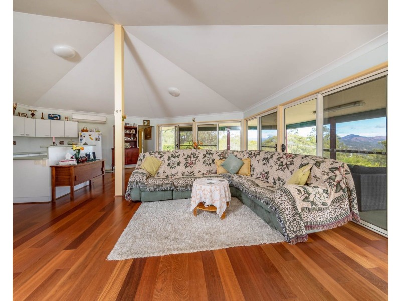 47-51 White Place, Kooralbyn QLD 4285