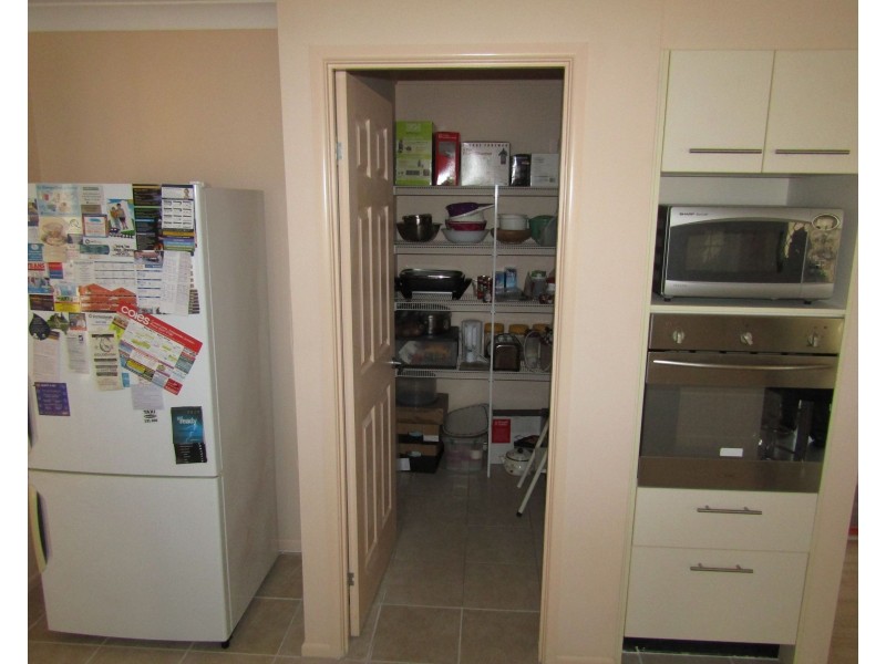 38-40 Russell Court, Cedar Grove QLD 4285