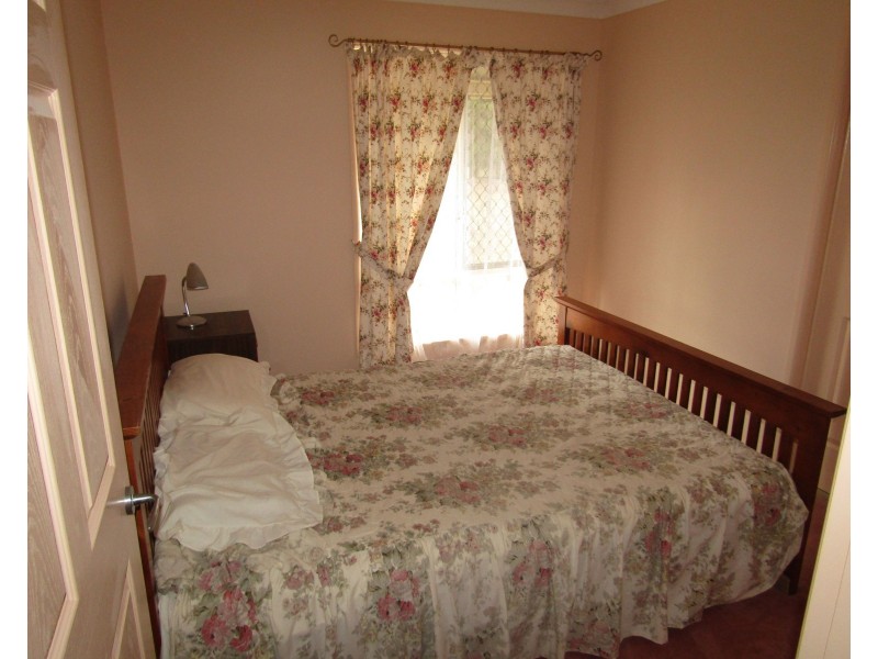 38-40 Russell Court, Cedar Grove QLD 4285