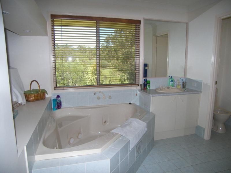 32 Barker Place, Kooralbyn QLD 4285