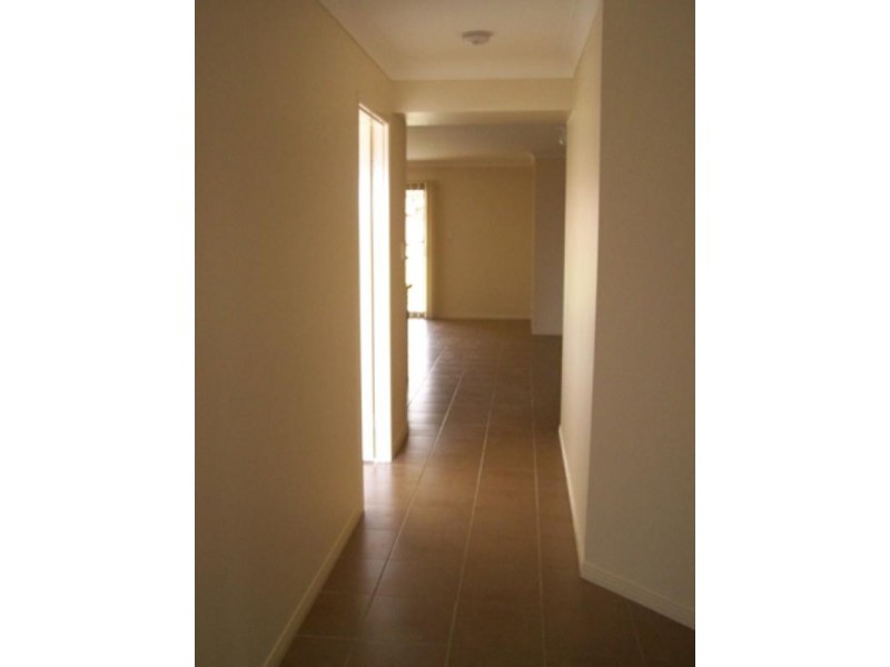 19 Hillside Crescent, Beaudesert QLD 4285