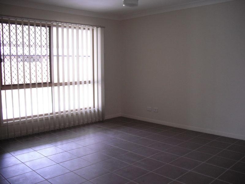 8 Hillside Crescent, Beaudesert QLD 4285