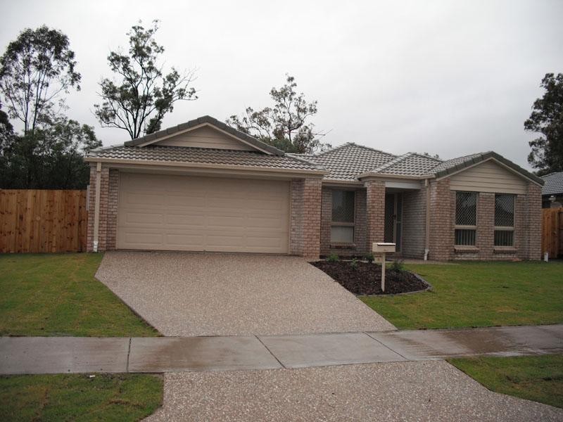 8 Hillside Crescent, Beaudesert QLD 4285