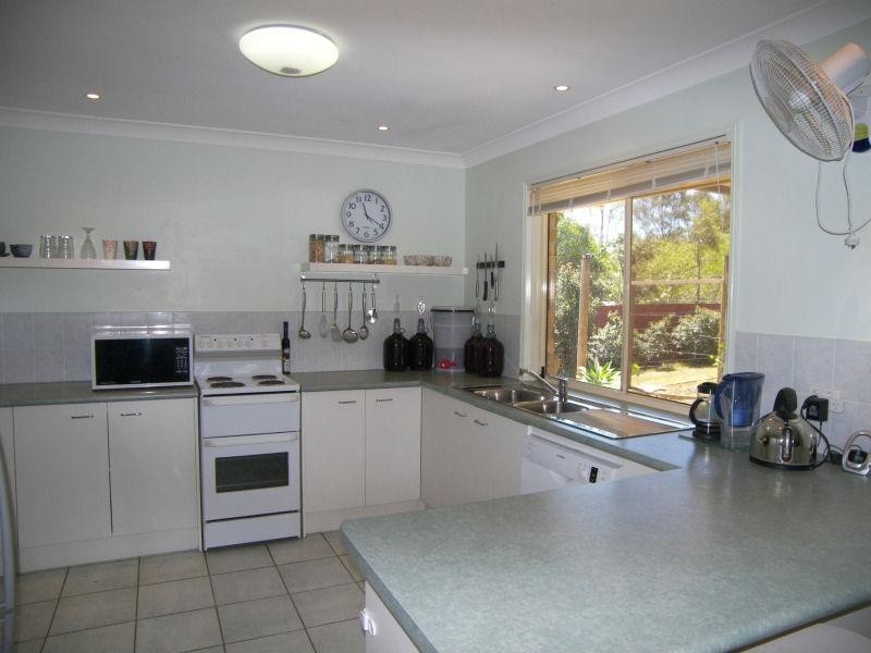 42 Flametree Court, Cedar Grove QLD 4285