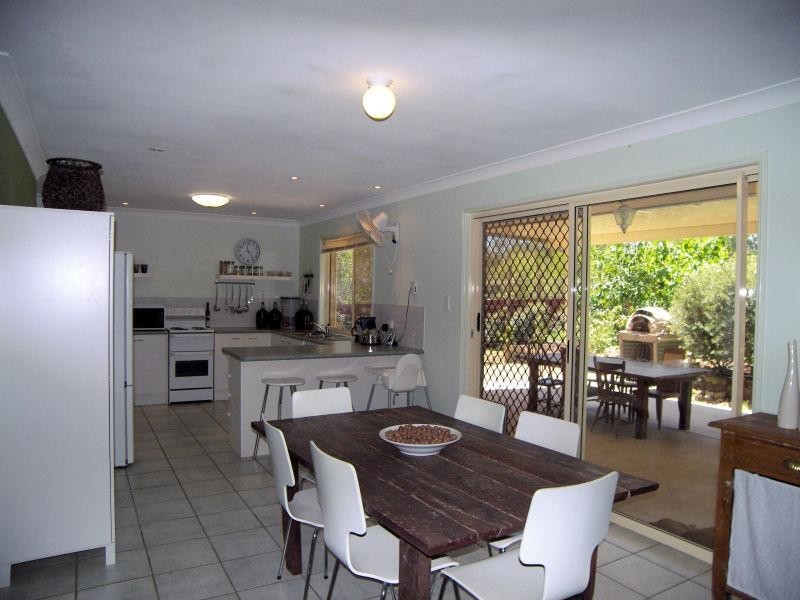 42 Flametree Court, Cedar Grove QLD 4285