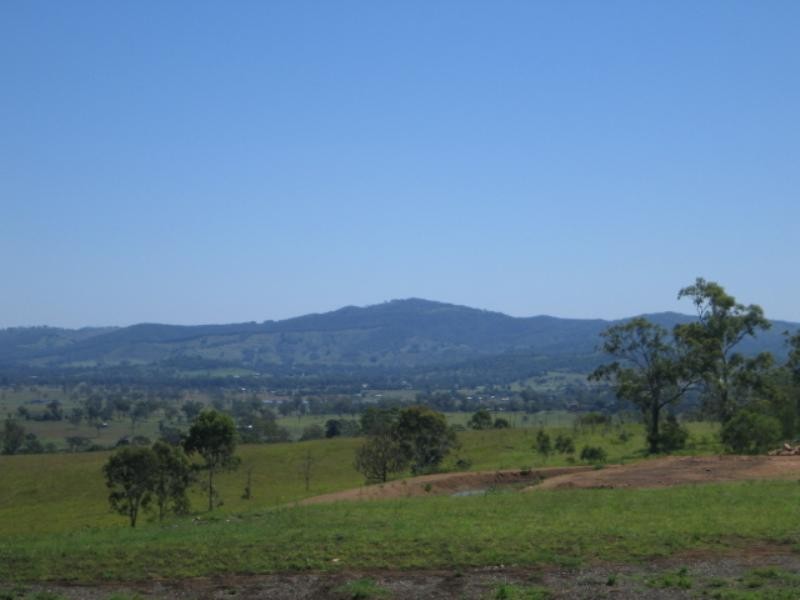 15 Hillside Crescent, Beaudesert QLD 4285