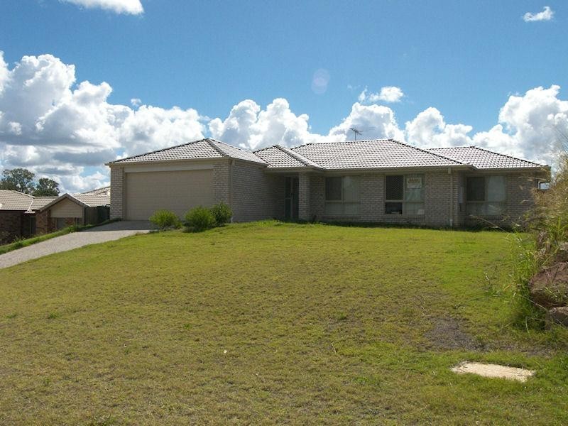 13 Hillside Crescent, Beaudesert QLD 4285
