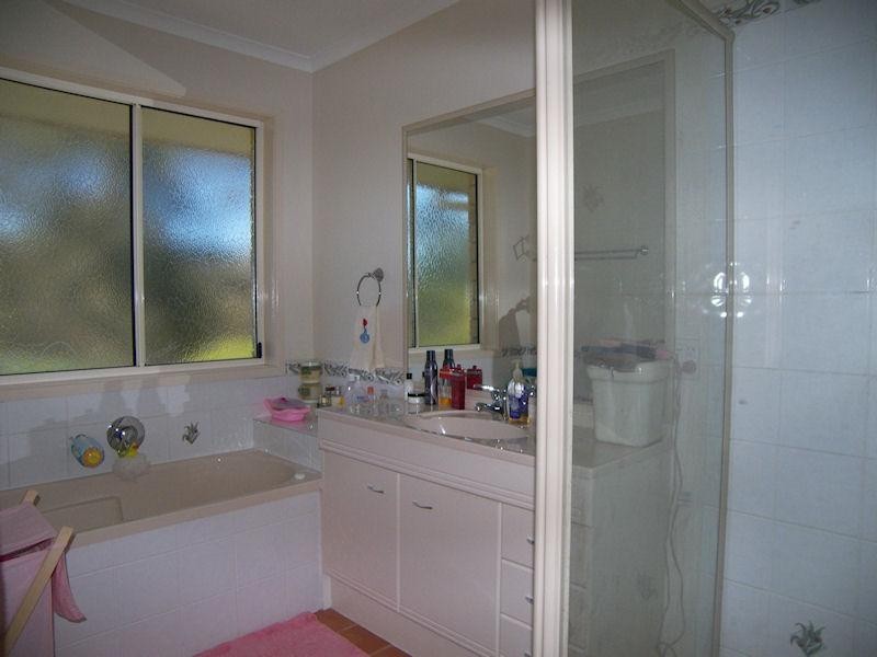 116-118 Kooralbyn Drive, Kooralbyn QLD 4285