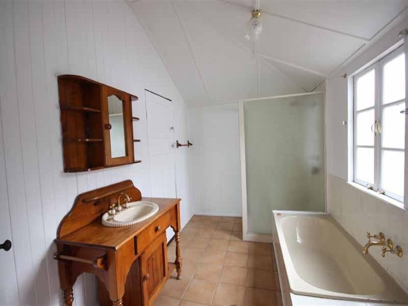 796 Mundoolun Connection Road, Tamborine QLD 4270