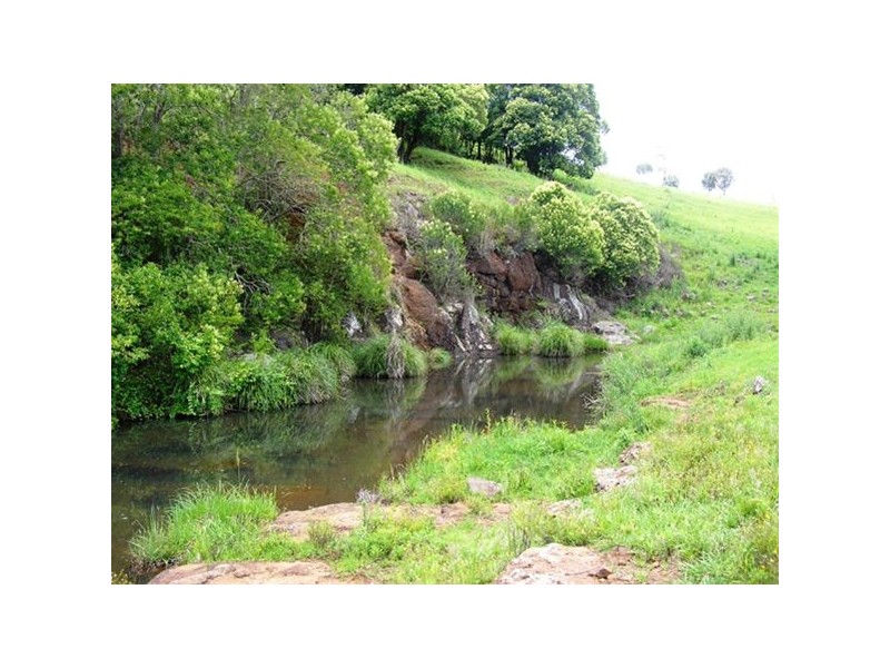 1698 Beechmont Road, Beechmont QLD 4211