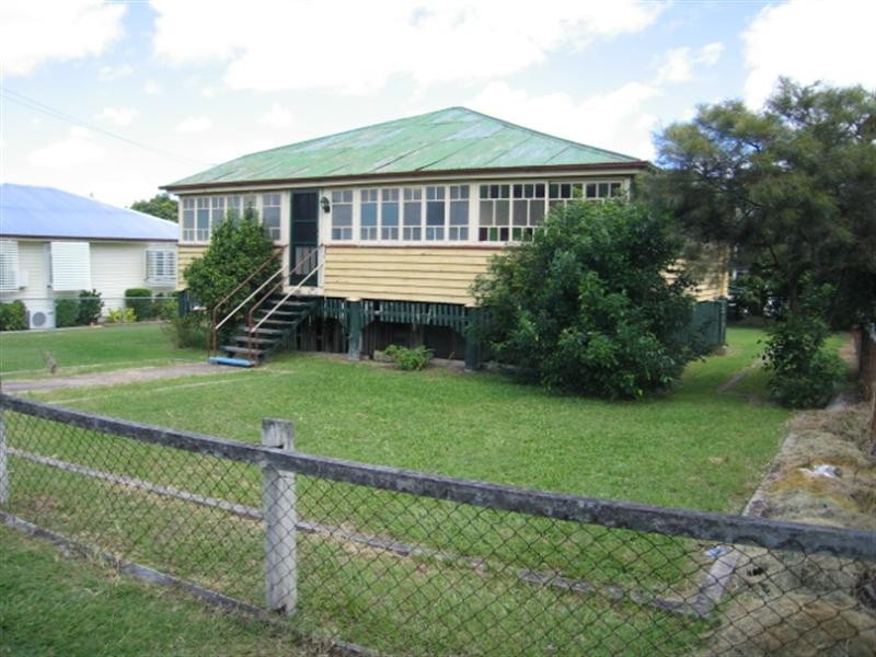 8 Arthur Street, Beaudesert QLD 4285