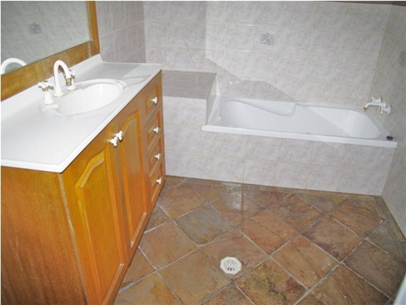 126-128 Haygarth Drive, Kooralbyn QLD 4285