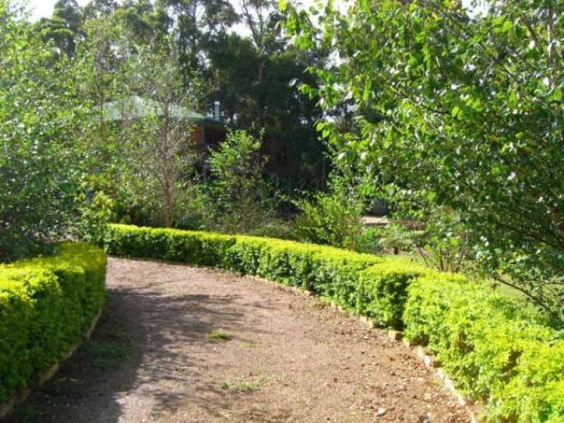 6-8 Borneo Court, Tamborine Mountain QLD 4272