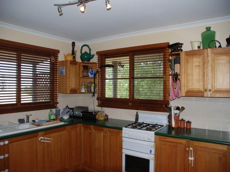 6-8 Borneo Court, Tamborine Mountain QLD 4272