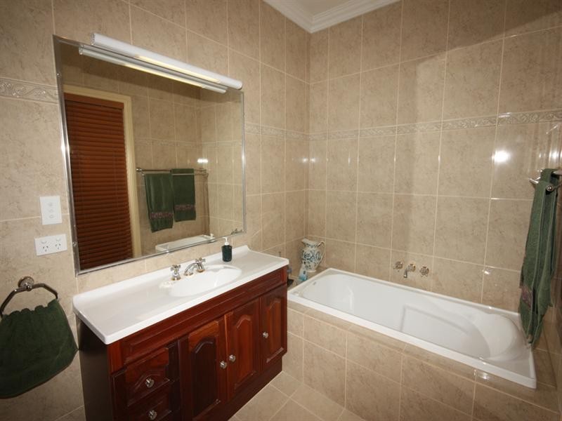 218 Oaky Creek Road, Oaky Creek QLD 4285