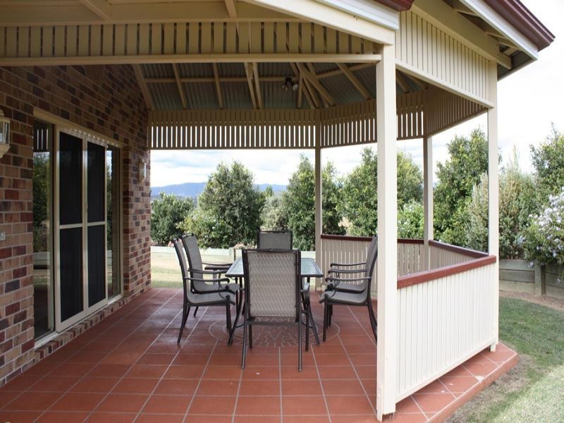 218 Oaky Creek Road, Oaky Creek QLD 4285
