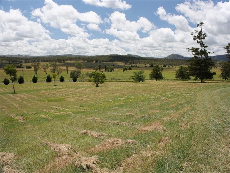 218 Oaky Creek Road, Oaky Creek QLD 4285