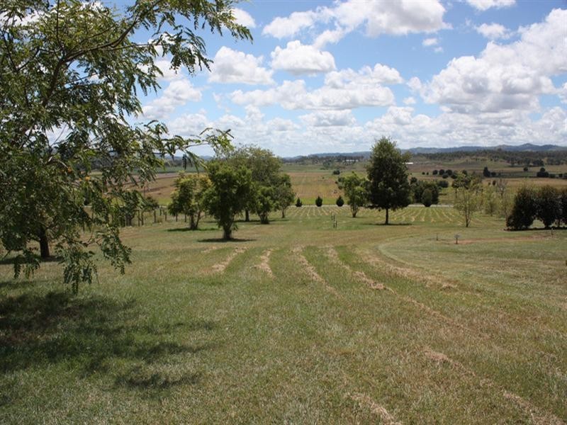 218 Oaky Creek Road, Oaky Creek QLD 4285