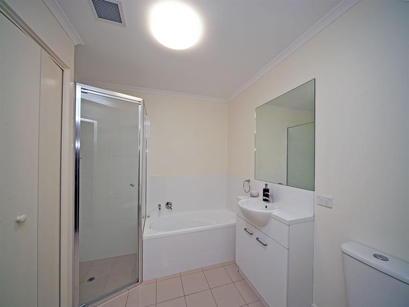 10/10-16 Light Common, Mawson Lakes SA 5095