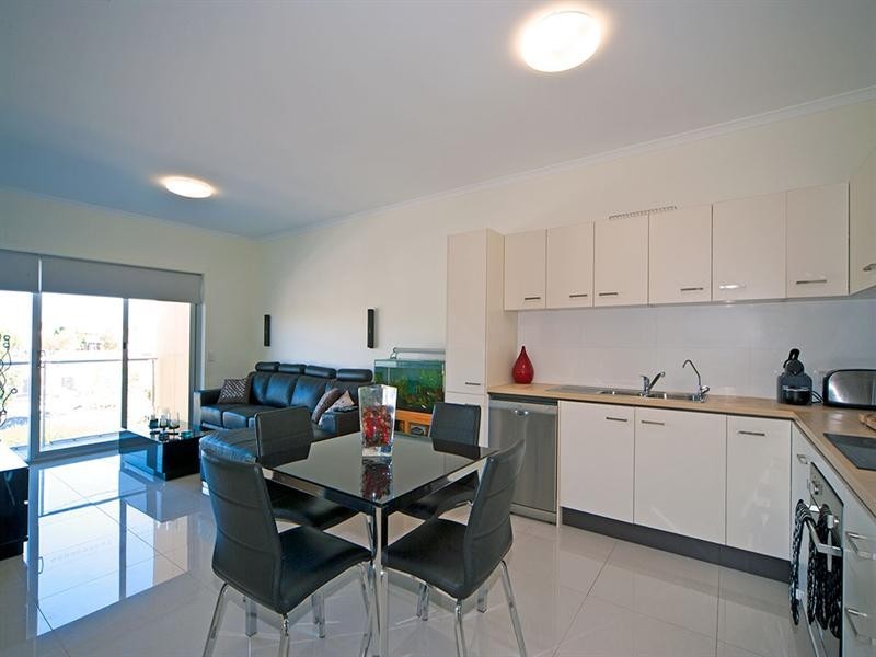 10/10-16 Light Common, Mawson Lakes SA 5095