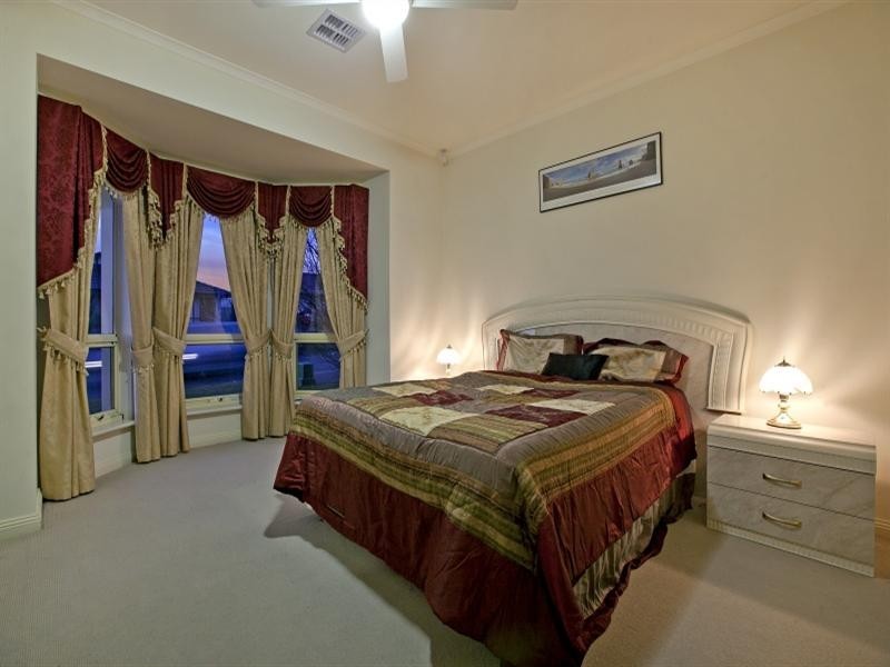 11 Hillside Court, Walkley Heights SA 5098