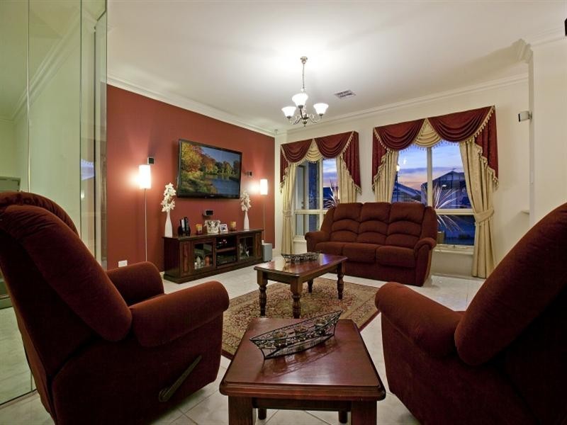 11 Hillside Court, Walkley Heights SA 5098